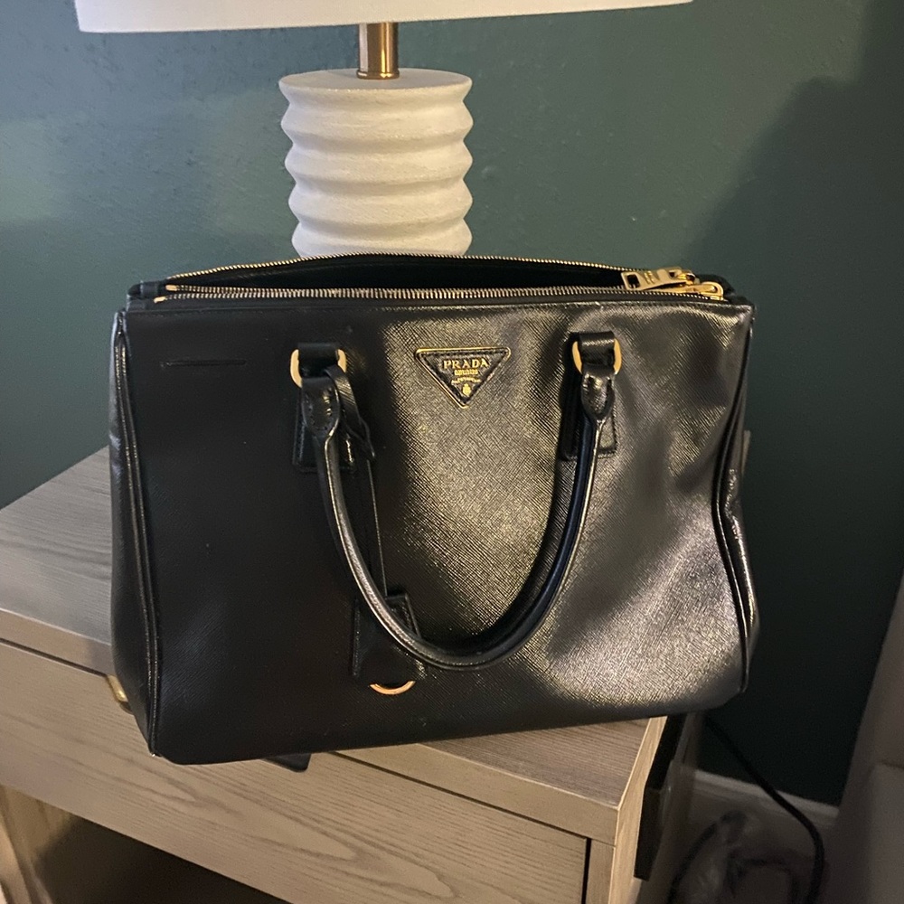 Prada Saffiano Galleria large black